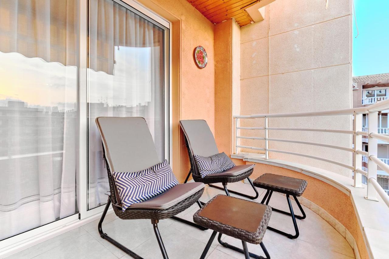 Lovely Sunny Apartment With Shared Pool And Private Parking Torrevieja Buitenkant foto