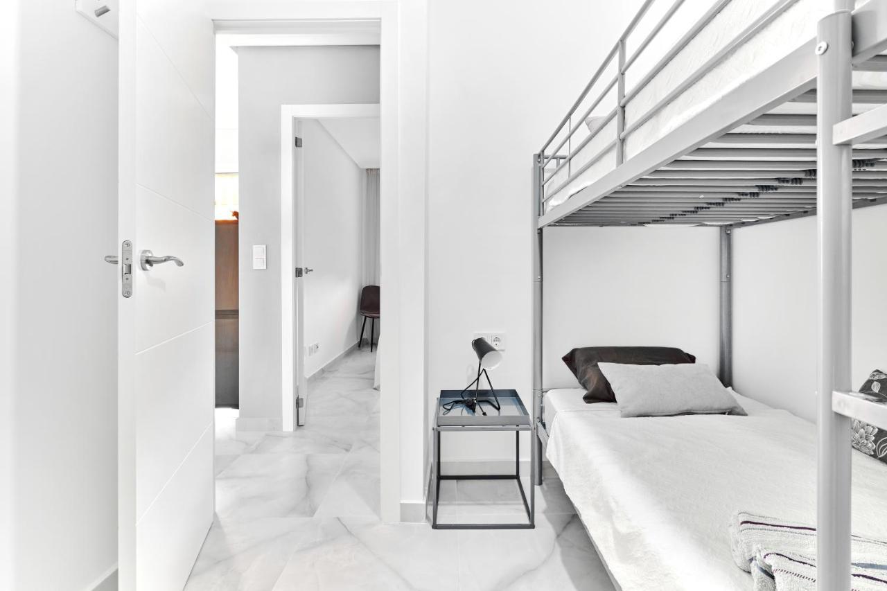 Lovely Sunny Apartment With Shared Pool And Private Parking Torrevieja Buitenkant foto