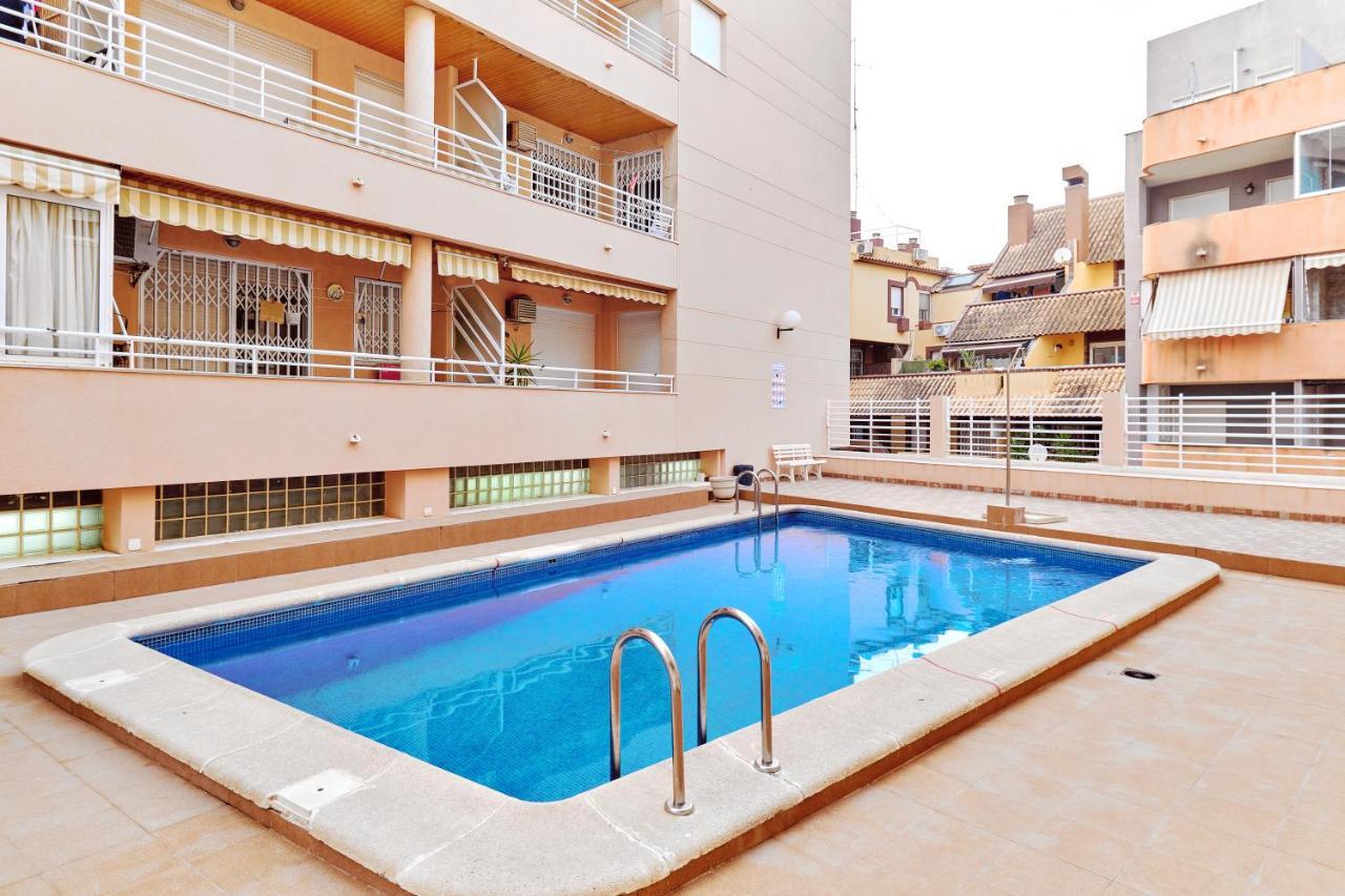 Lovely Sunny Apartment With Shared Pool And Private Parking Torrevieja Buitenkant foto